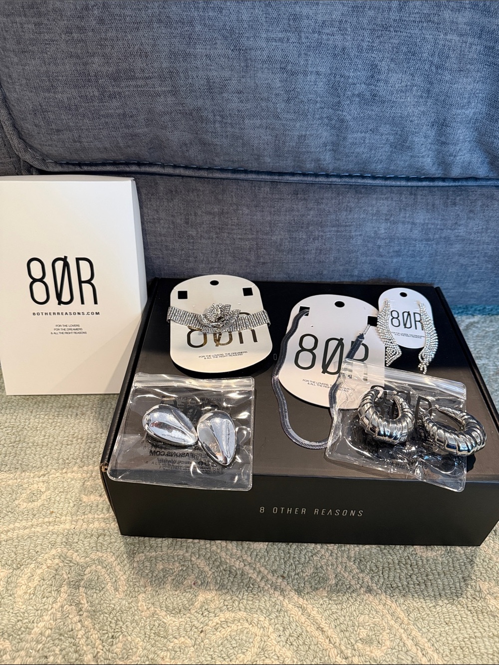 8 Other Reasons jewelry set